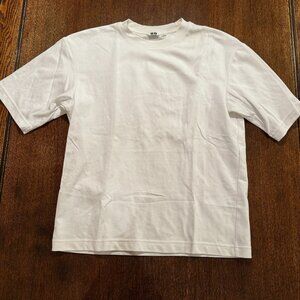 Uniqlo Airism Size Small - white